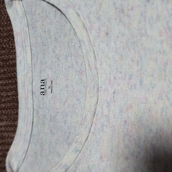 A.n.a sweater. Lightweight. Size XL. Multi color. - Picture 4 of 5